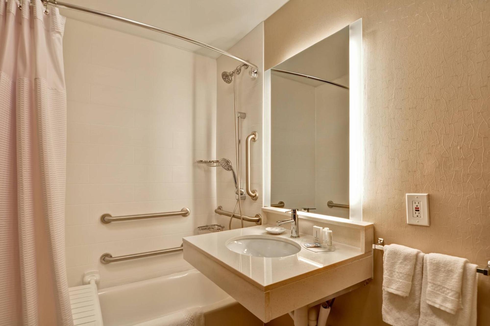 Springhill Suites Lexington Near The University Of Kentucky Εξωτερικό φωτογραφία